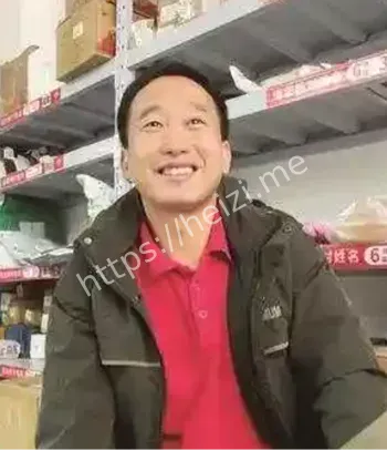 独臂快递员事迹